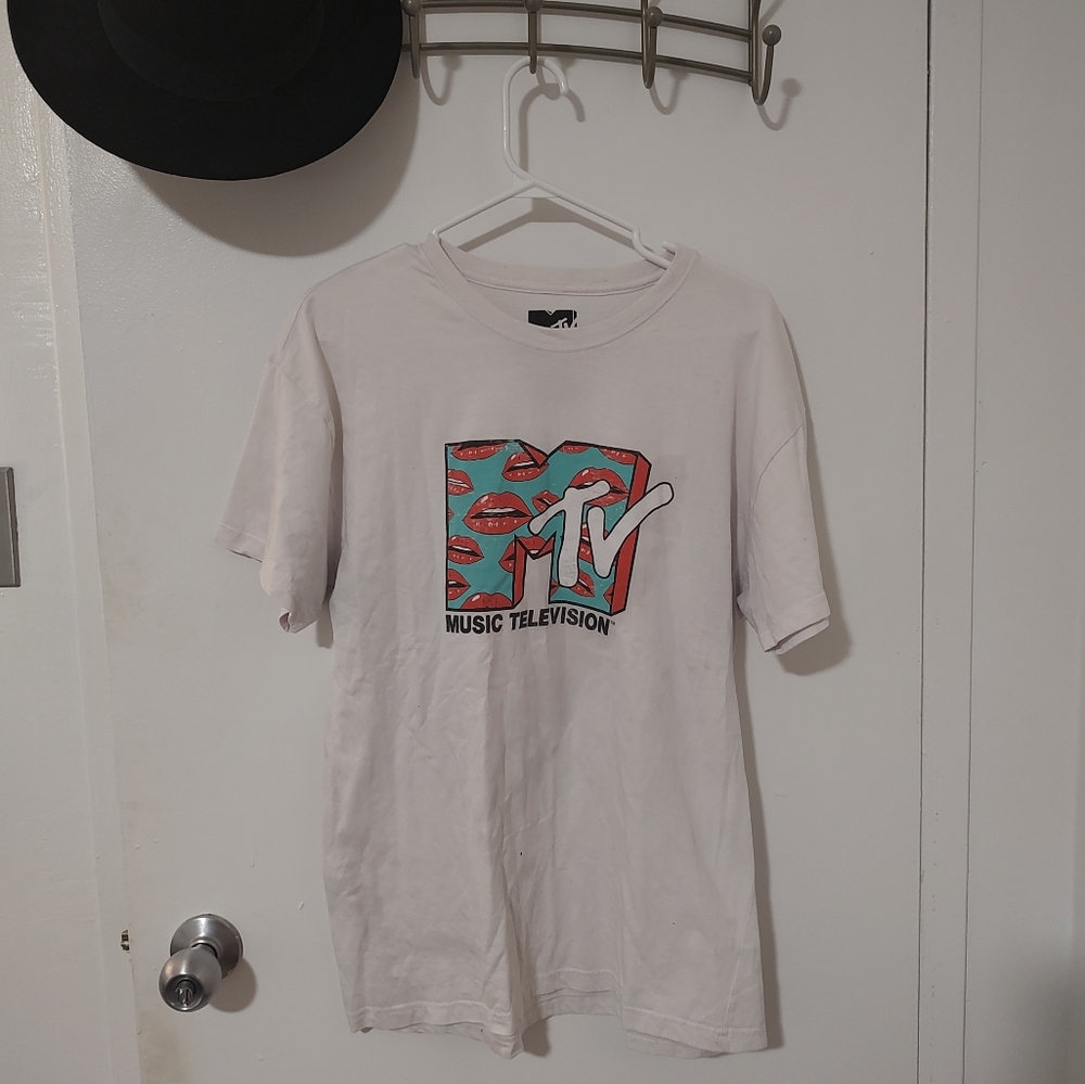 MTV music television vintage graphic tee